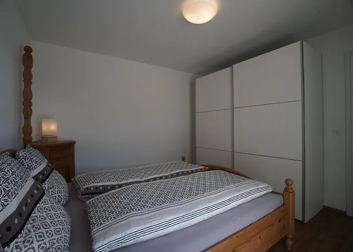 Clasgieri - 3-zimmer-ferienwohnung Fuer 4 - 6 Personen, 65m2 Falera